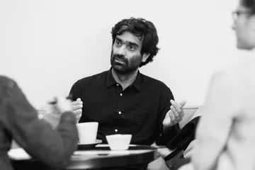 Sohrab Mohebbi pendant sa résidence à LUMA Arles