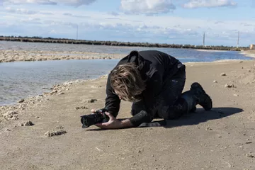 Jakob Kudsk Steensen pendant sa résidence à LUMA Arles